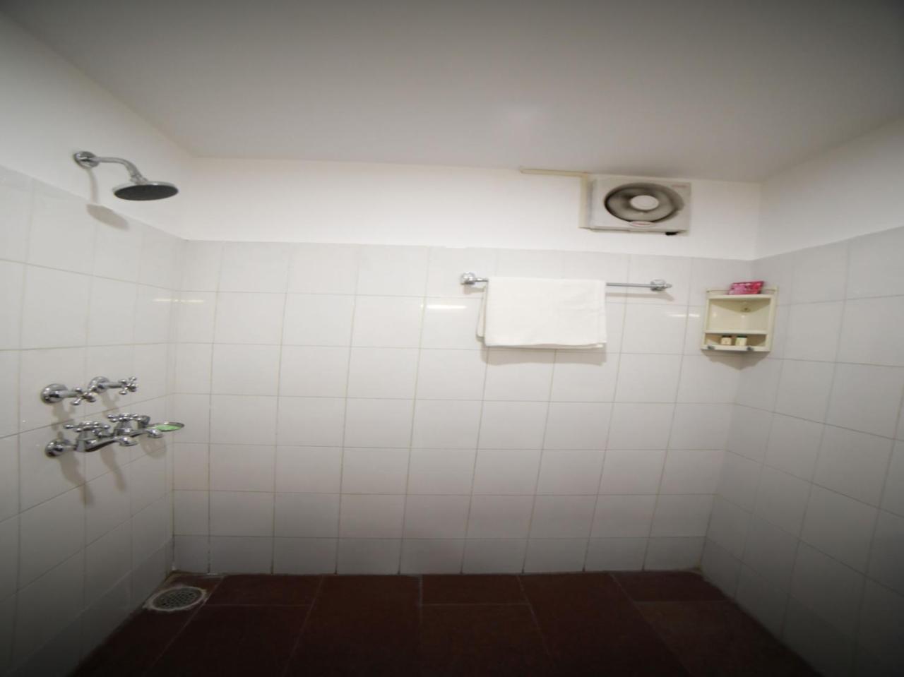 Oyo 15561 Corporate Villa 贾姆穆 外观 照片