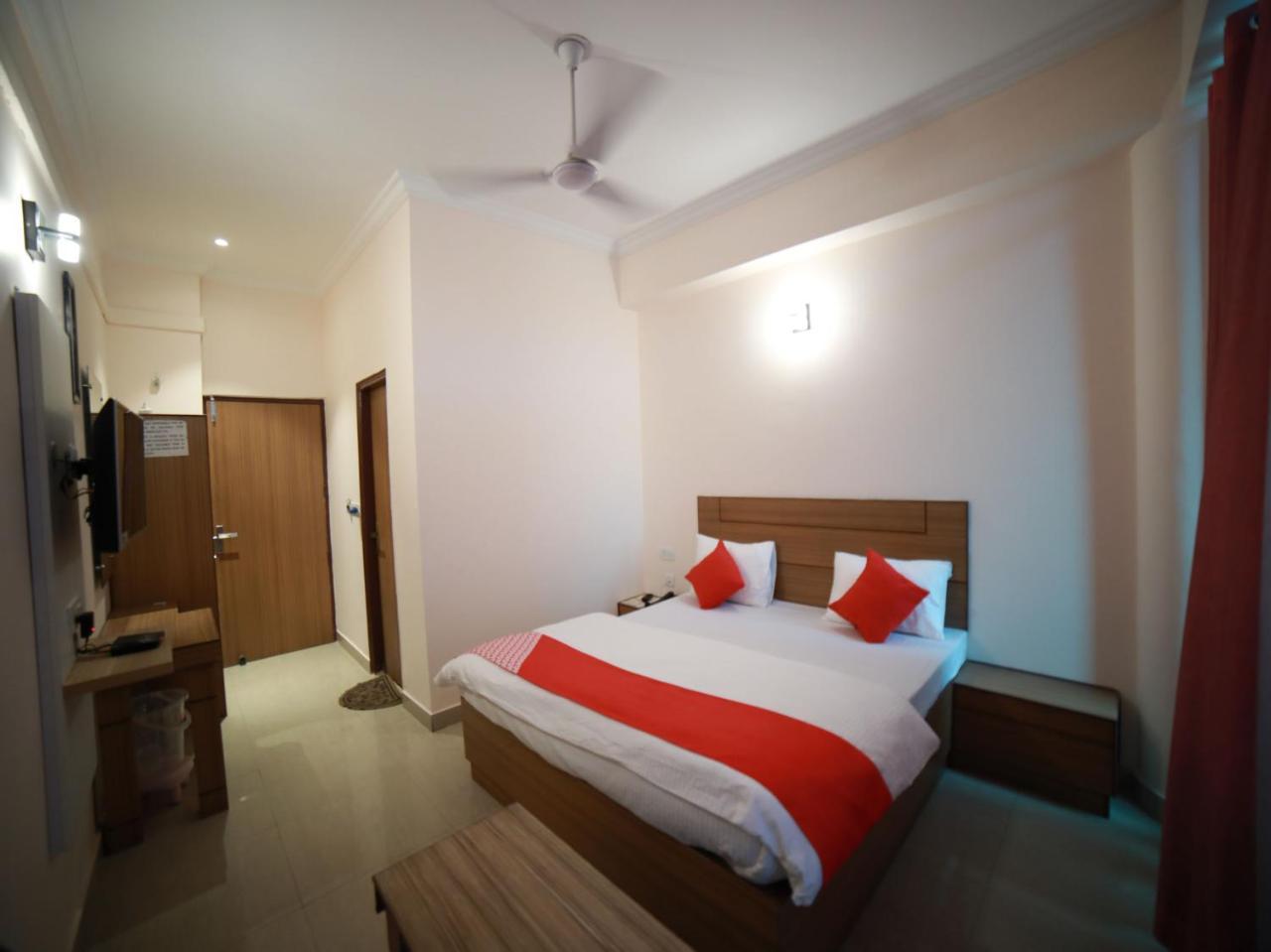 Oyo 15561 Corporate Villa 贾姆穆 外观 照片