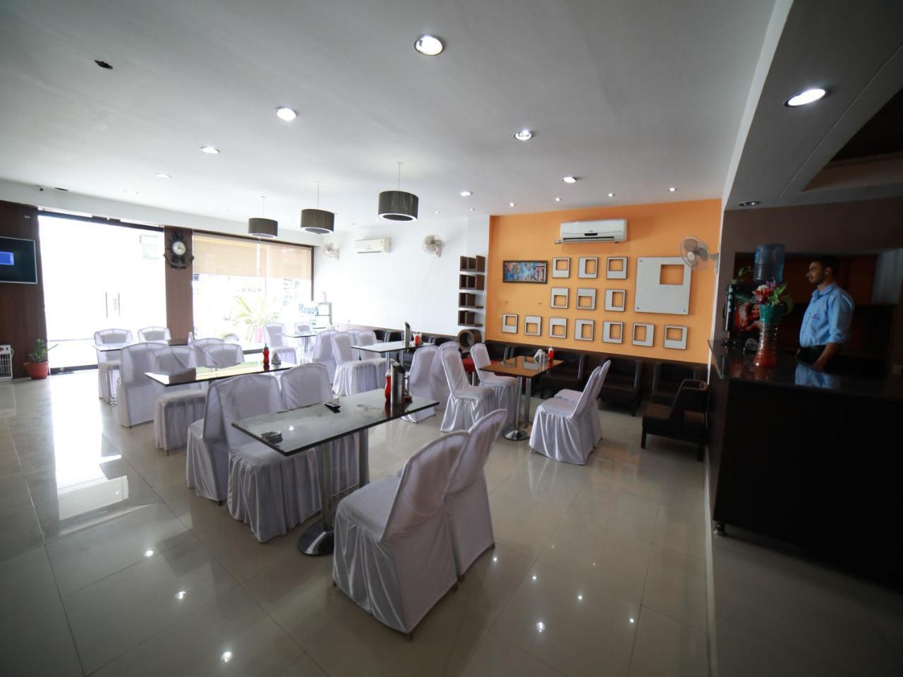 Oyo 15561 Corporate Villa 贾姆穆 外观 照片
