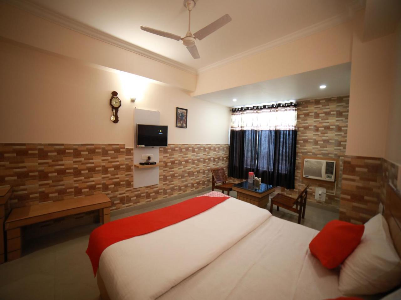 Oyo 15561 Corporate Villa 贾姆穆 外观 照片
