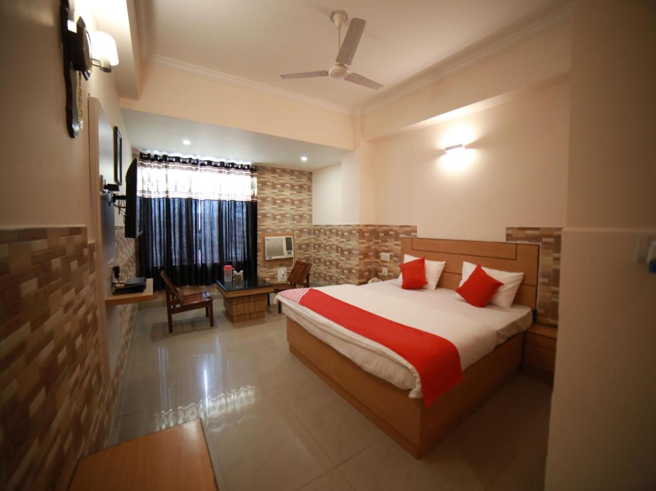 Oyo 15561 Corporate Villa 贾姆穆 外观 照片