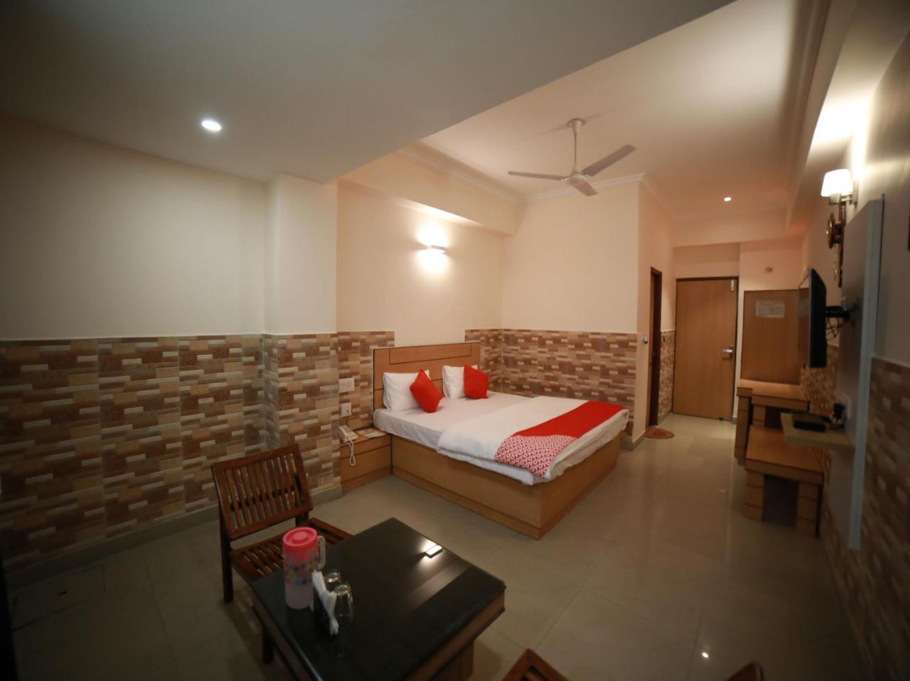 Oyo 15561 Corporate Villa 贾姆穆 外观 照片