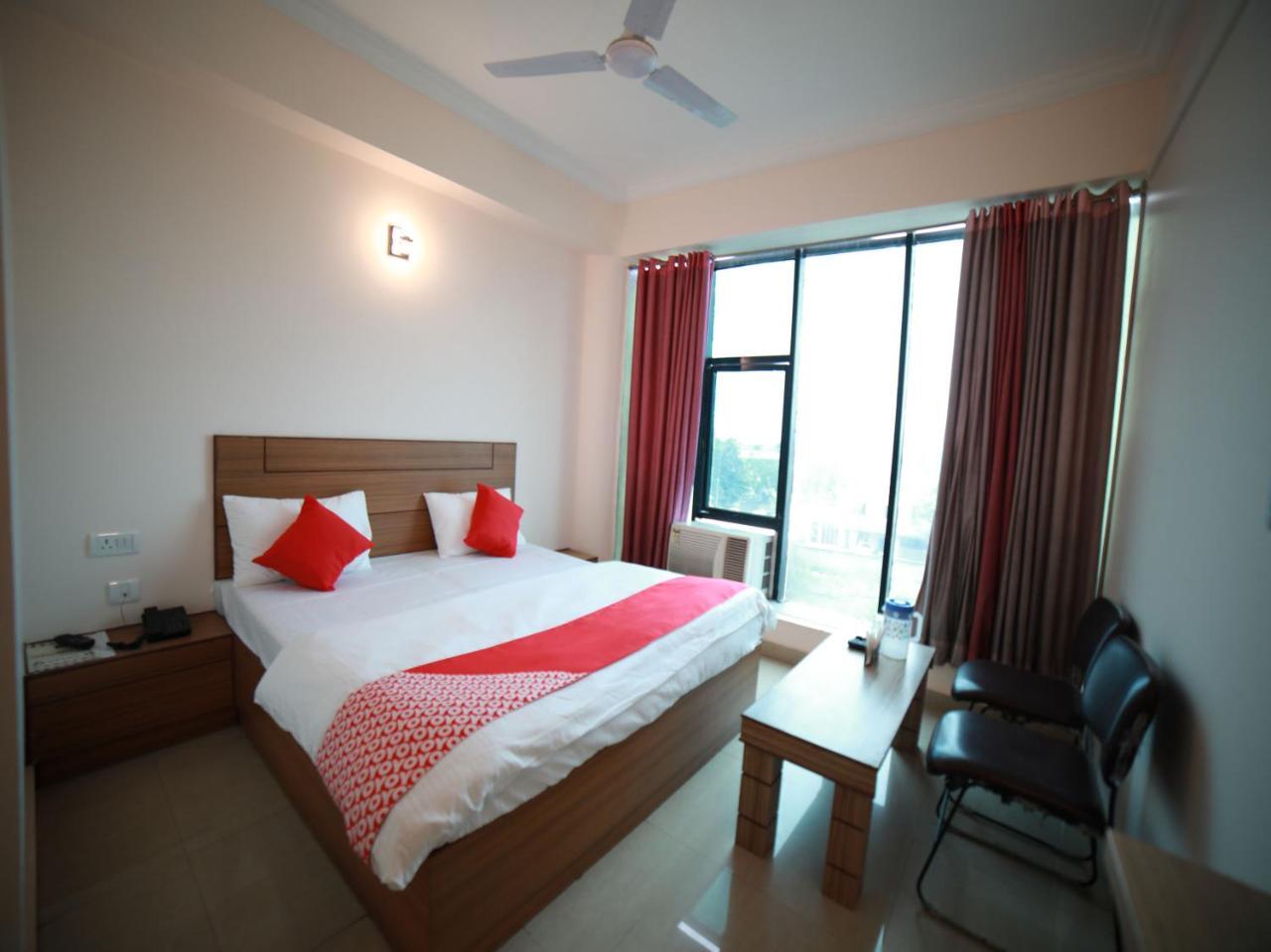 Oyo 15561 Corporate Villa 贾姆穆 外观 照片