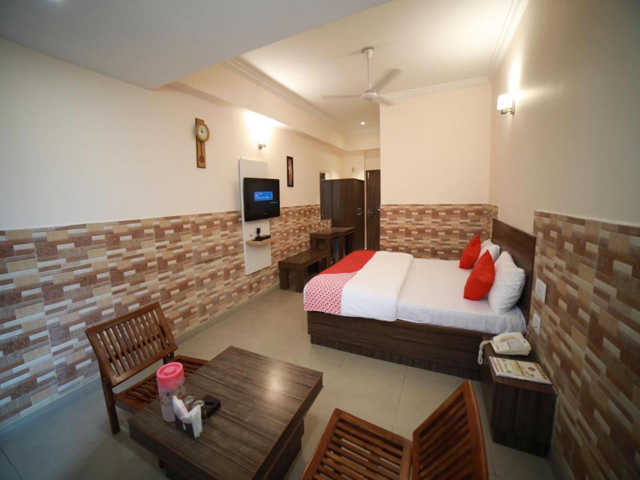 Oyo 15561 Corporate Villa 贾姆穆 外观 照片