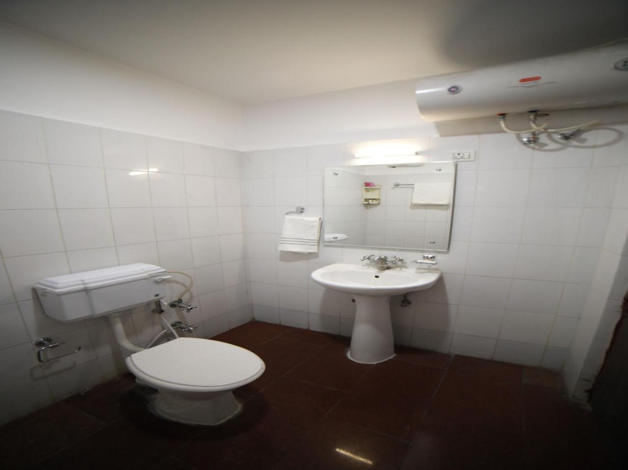 Oyo 15561 Corporate Villa 贾姆穆 外观 照片