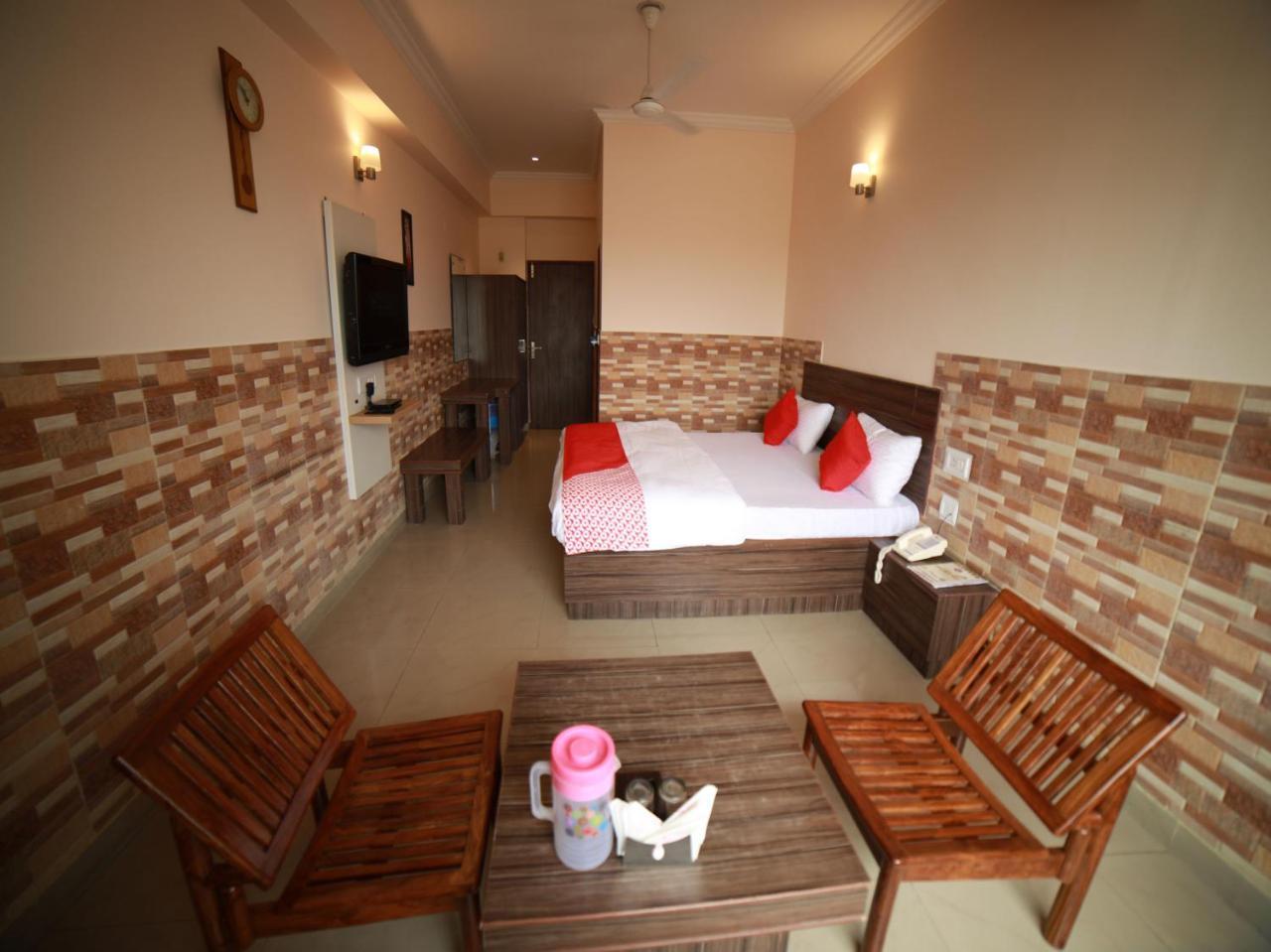 Oyo 15561 Corporate Villa 贾姆穆 外观 照片